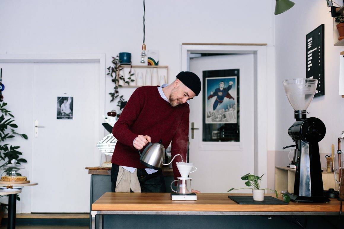 Arno Auer, Inhaber des V17 und der Kaffeerösterei Wood Grouse Coffee